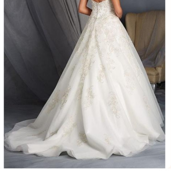Brand New Alfred Angelo - size 6 white - Picture 14 of 14